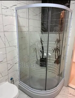 Designed Glass Shower Cubicle – Thick Glass, Premium Bathroom Enclosure