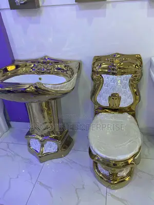 Golden Luxurious Water Closet With Standing Wash Hand Basin | Ceramic Glaze | P & S Trap Options | Dual Flush / Press Top | UK / Italian Standard | 10+ Year Durability