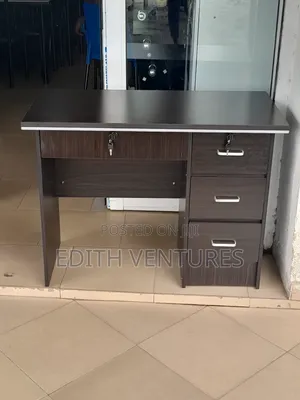 Sponsium Office Table