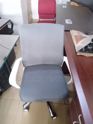 Quality Office Chair | Office / Gaming Chair | Ergonomic Design | Height Adjustable | Lumbar Support | PU Leather / Mesh Fabric