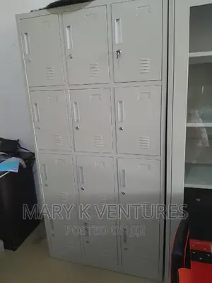 Metal 12 Doors Cabinet