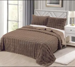 Polyester High Quality Rabbit Faux Fur Blankets 3 Pieces – Realistic Greenery Indoor Outdoor