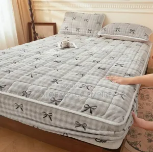 Luxury Cotton Bedspread Set With Pillowcases
Description | Bedsheet Set | 100% Cotton | Flat & Fitted Options | King, Queen & Double | Hotel-Grade Quality