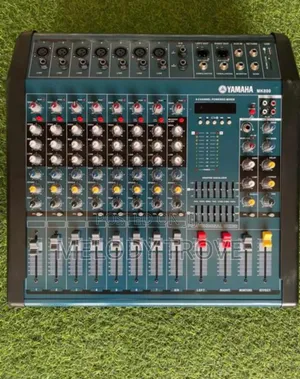 Yamaha MK800 Powered Mixer – Professional Audio Mixer Console Multi-Channel