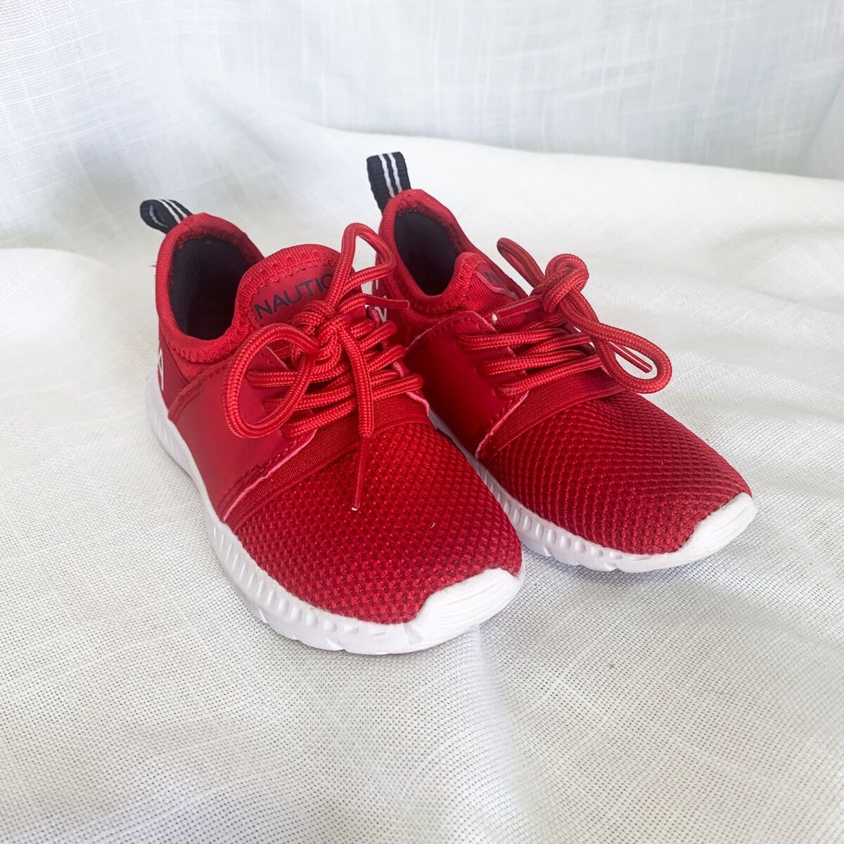 Nautica Sneakers Size 6 | Comfortable and Stylish Everyday Footwear