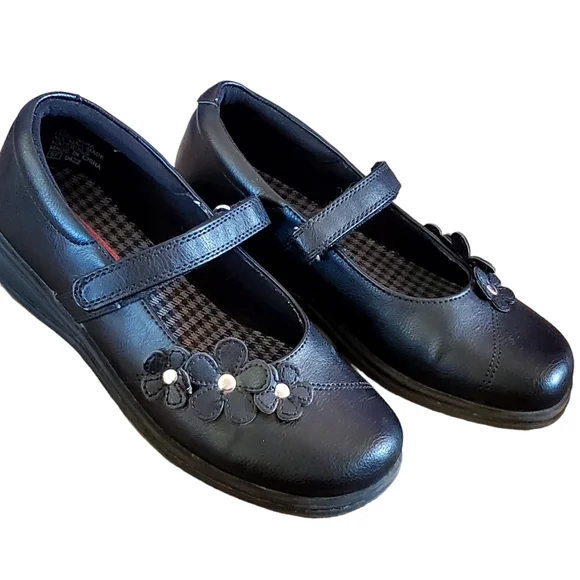 Rachel Shoes Size 8 – Classic Black & White Style (Kids' Comfort Footwear)