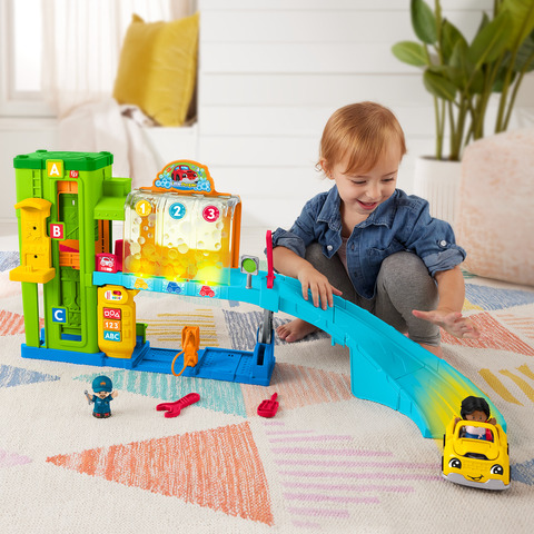 Fisher-Price Little People Light-Up Learning Garage | Interactive Pretend Play Set for Toddlers